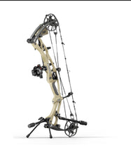 Load image into Gallery viewer, Hoyt Carbon RX10 Ultra
